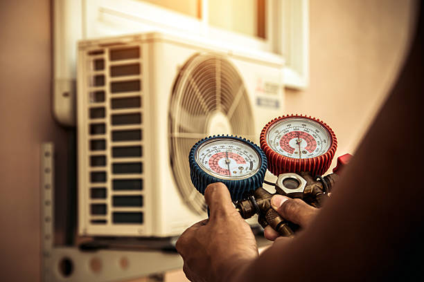 Professional Hvac technician working in Uniontown, OH